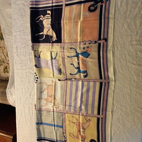 Suzhichou Horse Printed scarf - Picture 3 of 6